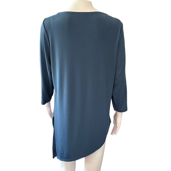 Easywear by Chico's Size 1/US 8/M Slinky Asymmetrical Work Travel Side slit Top - Picture 4 of 16